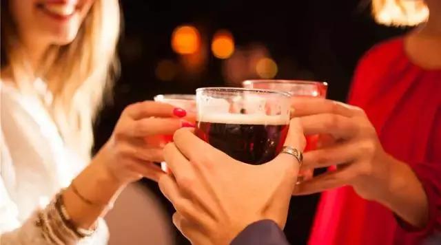 酒喝多了胃难受吃点什么正餐,酒喝多了胃难受如何解决