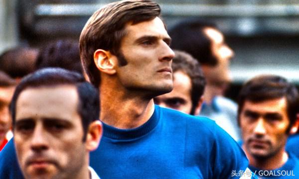 能攻善守的边后卫有哪些,21世纪前十年世界足坛十大边后卫