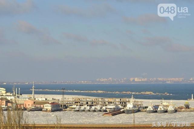 乌海军舰队被冰封港口动弹不得网民警告：明日开战怎么办？