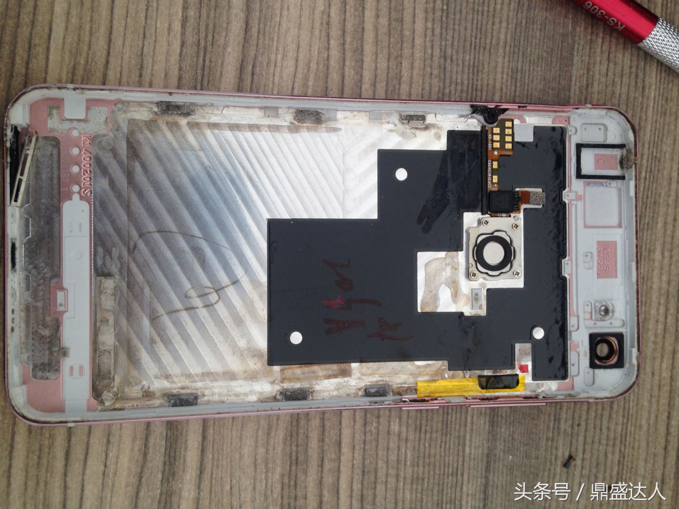 如何拆手机后盖vivox6a,拆vivox6d手机壳