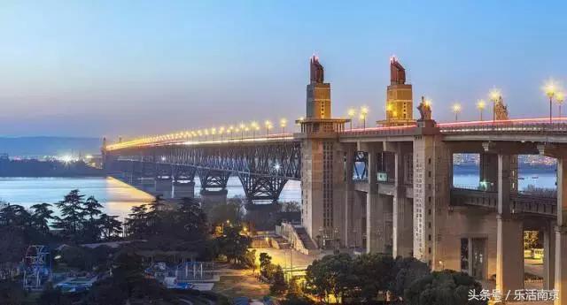 南京房价跌得最多的是哪个小区,南京目前最新房价的平均价