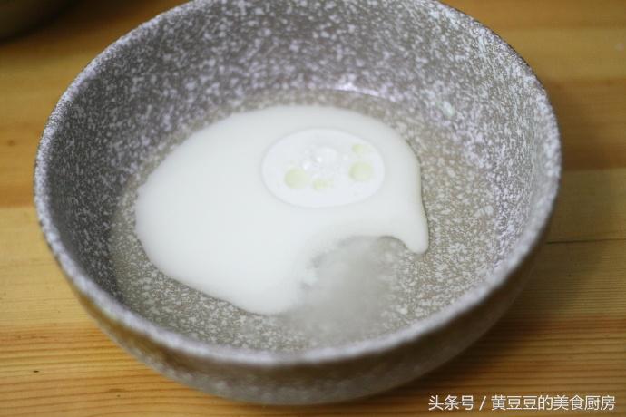 自己制作生日蛋糕最简单的方法,简单的自制生日蛋糕的做法