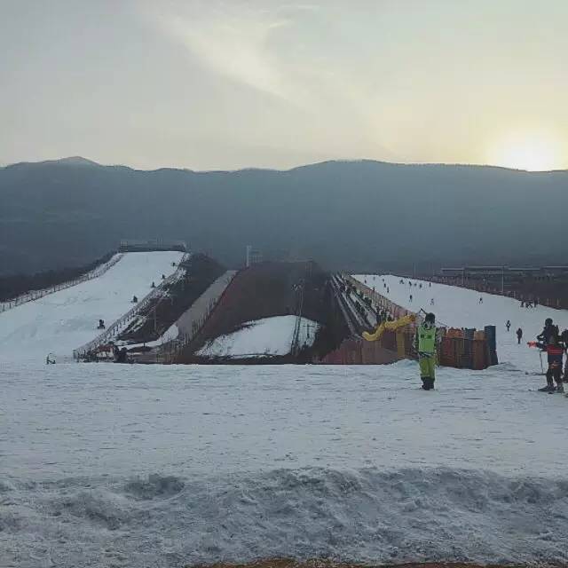 北京海淀嬉雪乐园,冬天最适合去哪玩雪海淀区