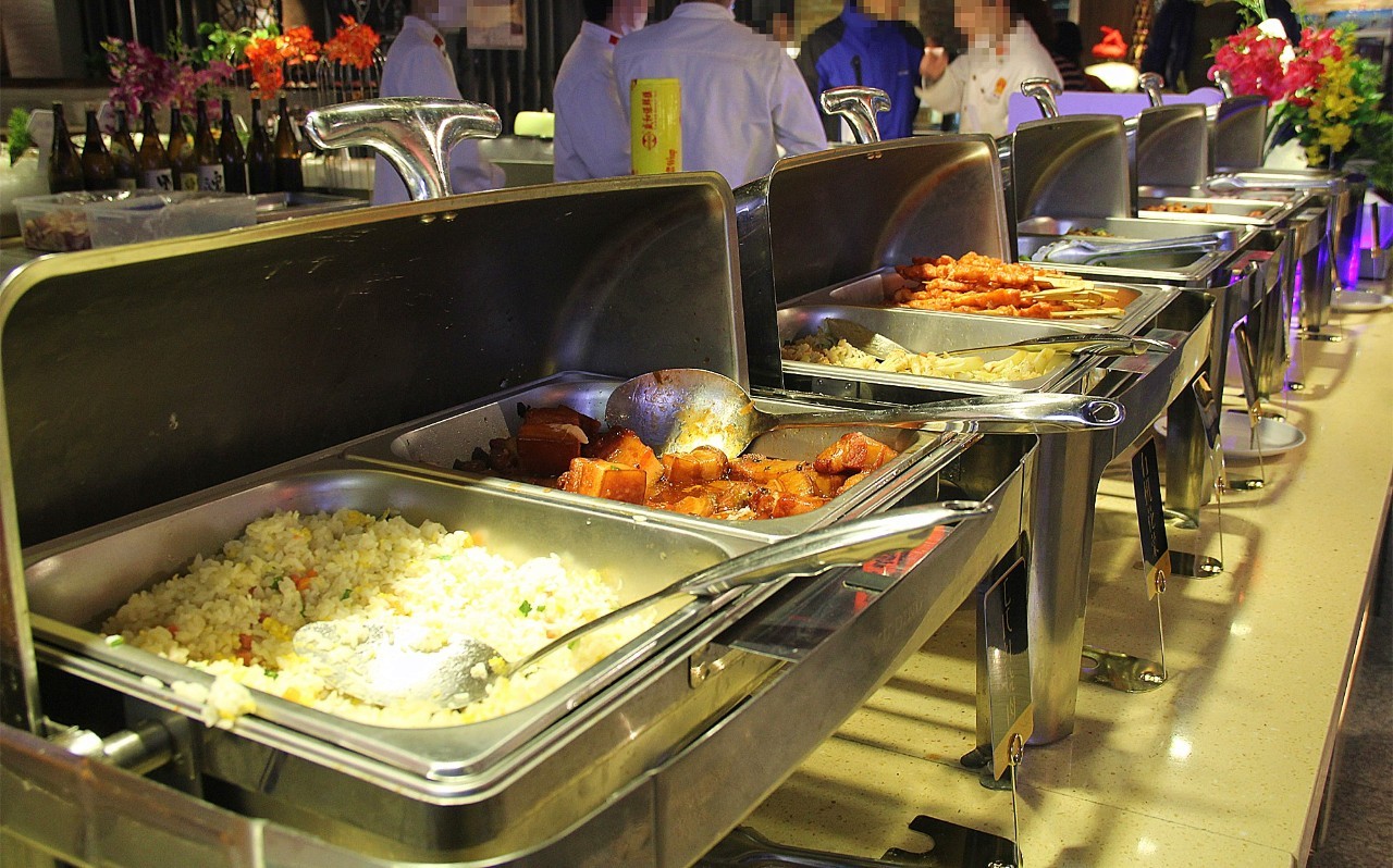 「订年夜饭赠波士顿龙虾」2017这么吃年夜饭最霸气！从没想过一顿自助，竟然吃几口就回本了……谁也别拦着我！今年就要在这儿吃！