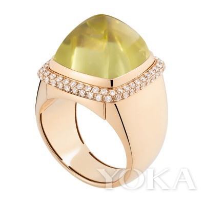 春节的甜蜜抢先尝将水果硬糖戴在身上