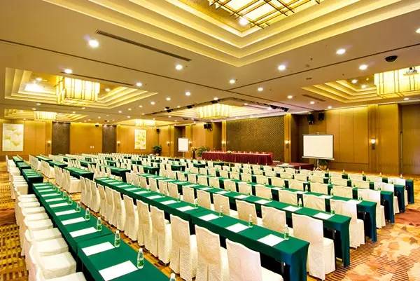 「资讯」亚龙湾红树林荣获2016中国旅游饭店业优秀企业称号，荣膺携程网年度多项大奖！