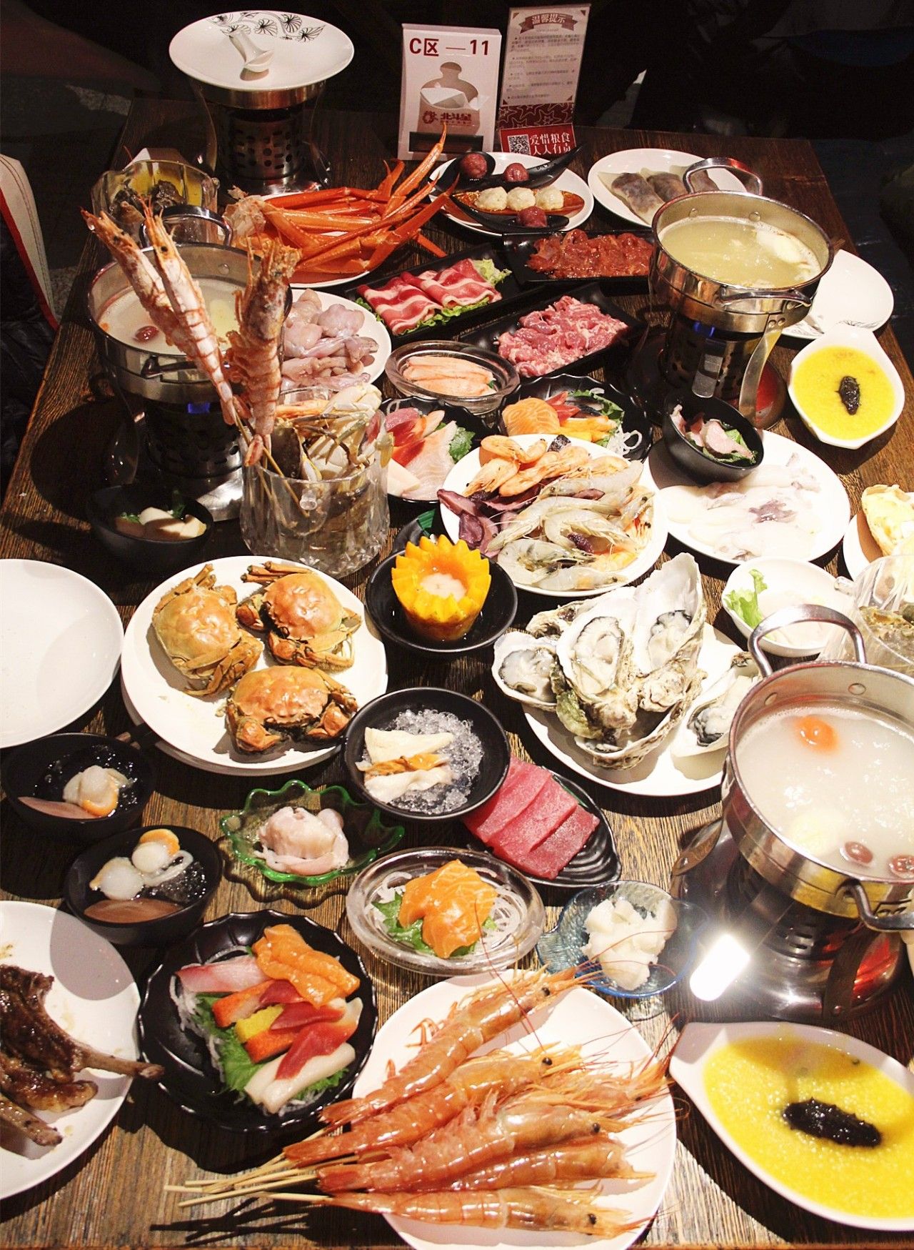 「订年夜饭赠波士顿龙虾」2017这么吃年夜饭最霸气！从没想过一顿自助，竟然吃几口就回本了……谁也别拦着我！今年就要在这儿吃！