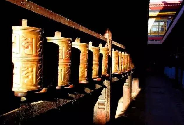 谭清如歌曲,谭清如的七律诗