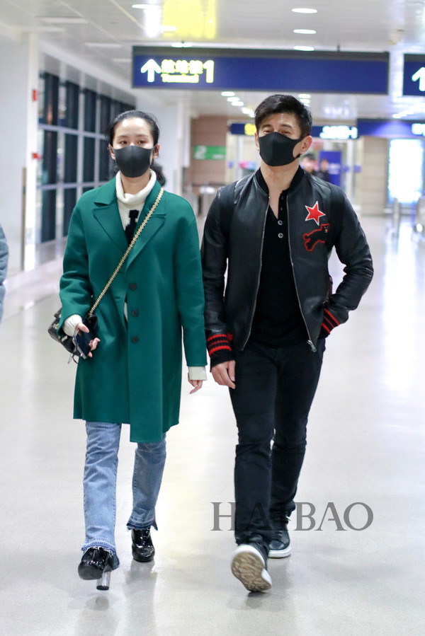 高甜！高圆圆、刘诗诗分别携老公过年双双把家还！海报时尚网华语明星街拍合辑,1月23日~2月2日！