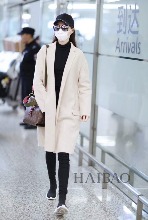 高甜！高圆圆、刘诗诗分别携老公过年双双把家还！海报时尚网华语明星街拍合辑,1月23日~2月2日！