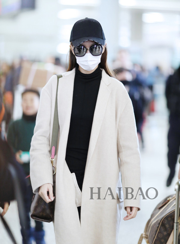 高甜！高圆圆、刘诗诗分别携老公过年双双把家还！海报时尚网华语明星街拍合辑,1月23日~2月2日！