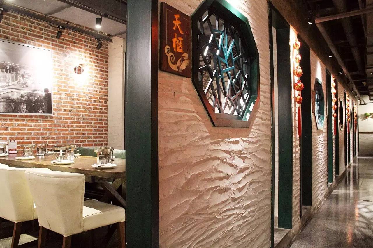 「订年夜饭赠波士顿龙虾」2017这么吃年夜饭最霸气！从没想过一顿自助，竟然吃几口就回本了……谁也别拦着我！今年就要在这儿吃！