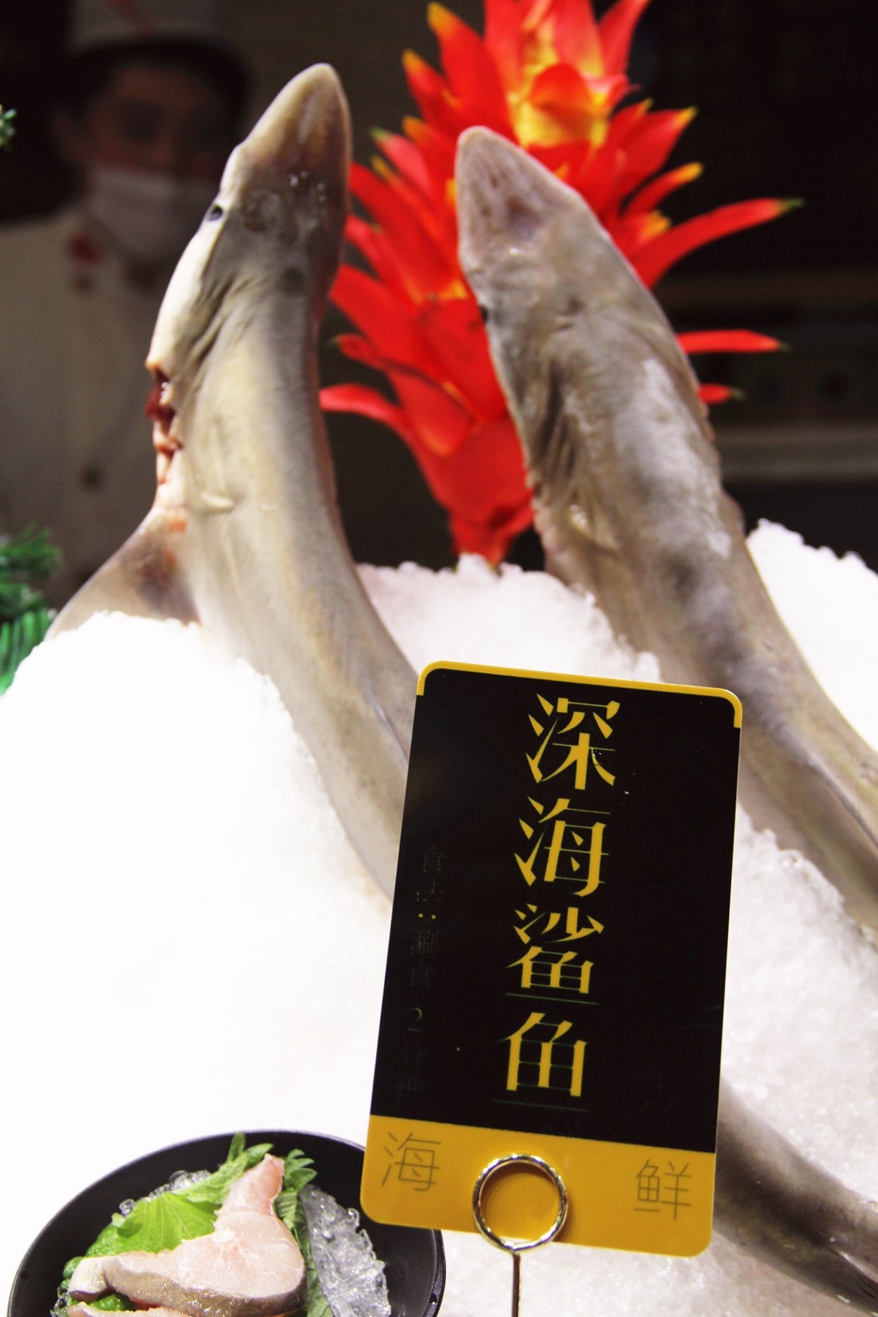 「订年夜饭赠波士顿龙虾」2017这么吃年夜饭最霸气！从没想过一顿自助，竟然吃几口就回本了……谁也别拦着我！今年就要在这儿吃！