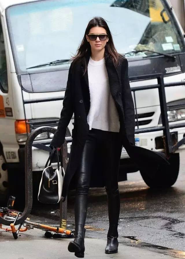 如何穿紧身皮裤,穿皮裤的正确方法视频