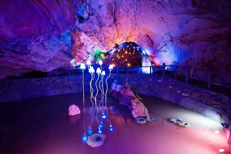 三千多平方公里的家，名字叫石柱