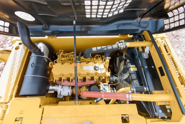 新款d2卡特彼勒挖掘机,卡特彼勒323挖掘机