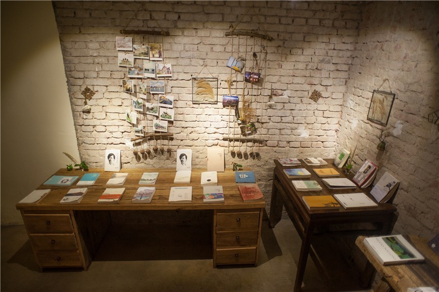 在被称做“东方瑞士”的仙境，她盖了一座令人心境荡漾的房子，森林与大海都在后花园里