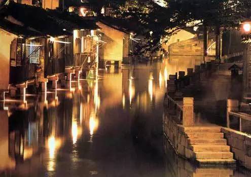 「镇生活」过年还在镇江好，镇江VS国外，100块钱能干啥？看完惊呆你！