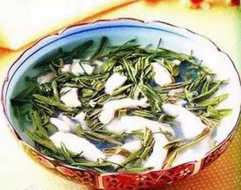 「镇生活」过年还在镇江好，镇江VS国外，100块钱能干啥？看完惊呆你！