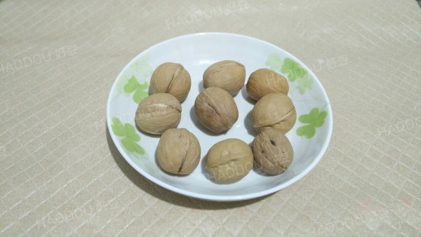 核桃去壳后保存,核桃去壳妙招