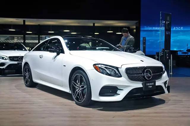 老司机教你三招学会倒车神技,新手学会一招汽车右拐弯永不剐蹭