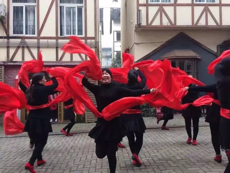 元宵节重庆去哪里玩最合适 (元宵节去哪里玩最合适重庆)