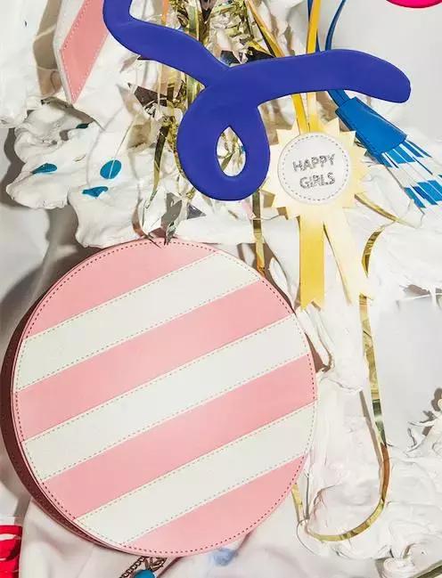 鬼怪剧终，那些美貌的包包却让女王完全停不下来种草