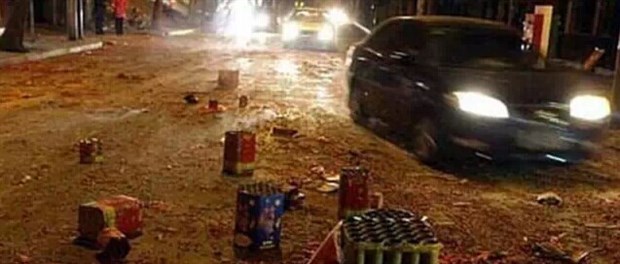 汽车玻璃被鞭炮炸伤了可以修复吗,鞭炮炸伤车漆了怎么办