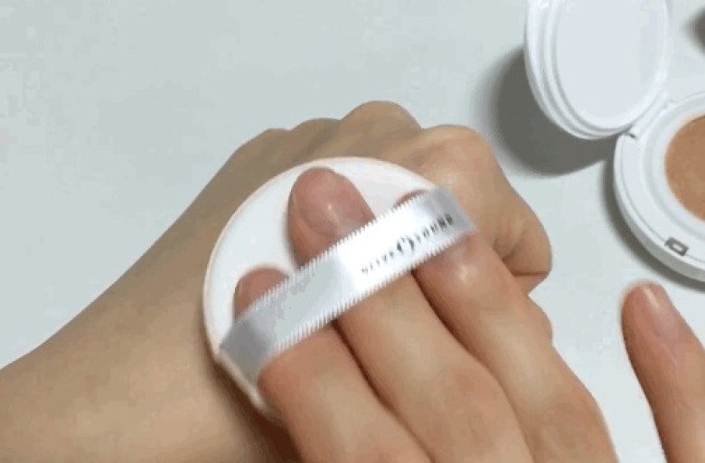 气垫粉饼二合一怎么用,气垫粉饼的正确使用方法