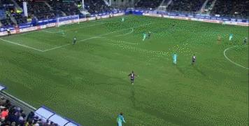 红蓝评球：足球场上耍标枪，好汉也要兄弟帮