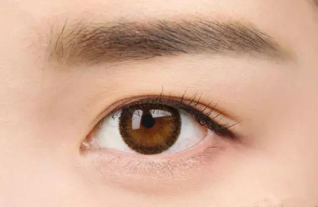 美瞳边缘碎在眼睛里面了,为什么美瞳会在眼睛里碎掉