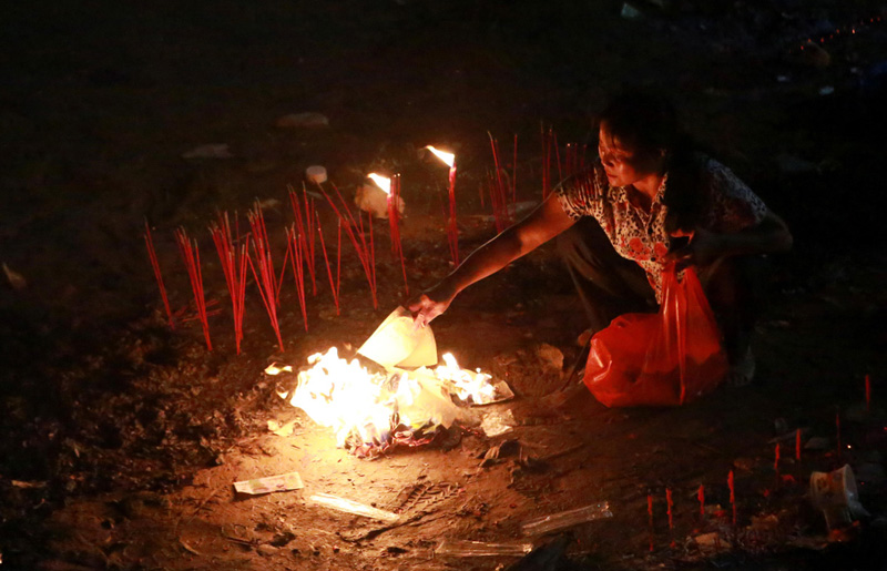 十岁孩子看的鬼故事,鬼故事给老太太烧纸