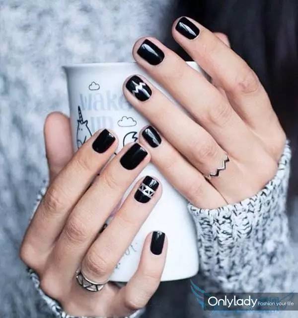 美甲款式推荐2024夏款手绘美甲,美甲款式手绘爆款美甲图显白