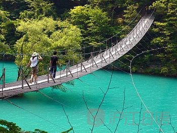 情人节将至，女孩耳膜被男友吻破！武汉好舌头！