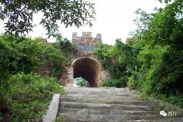 世界双遗峨眉山,双遗马拉松青城山免票吗