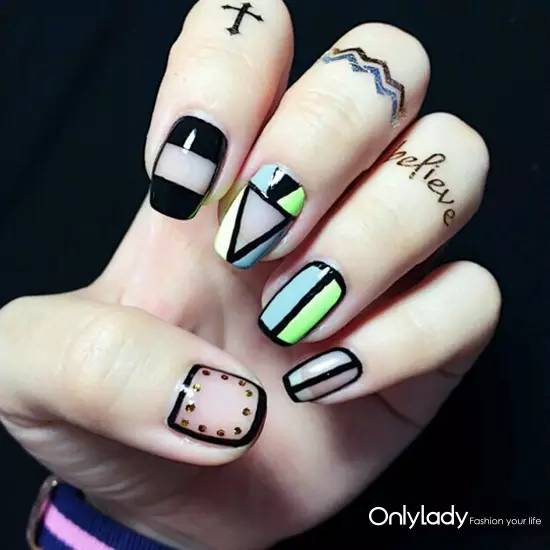 美甲款式推荐2024夏款手绘美甲,美甲款式手绘爆款美甲图显白