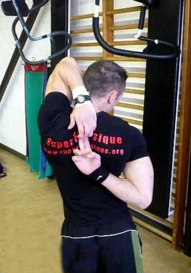 怎么锻炼肩部肌力,肩部灵活性改善训练