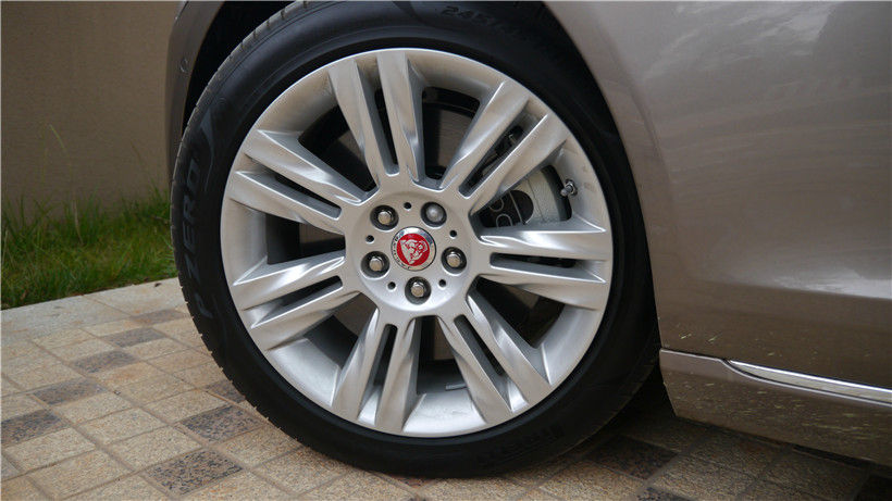 2023款捷豹xfl测评试驾视频,2018款捷豹xfl3.0t试驾