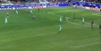 红蓝评球：足球场上耍标枪，好汉也要兄弟帮