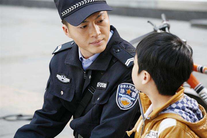 辅警协警警察的服装区别,交警协警辅警有什么区别
