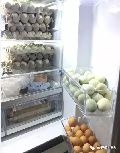 这样玩冰箱会塌了！居然还有人硬塞了一整只从老家带回来的猪