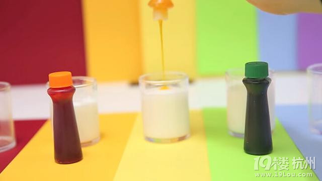 撕拉唇彩的正确涂法,在家做可撕拉的唇彩