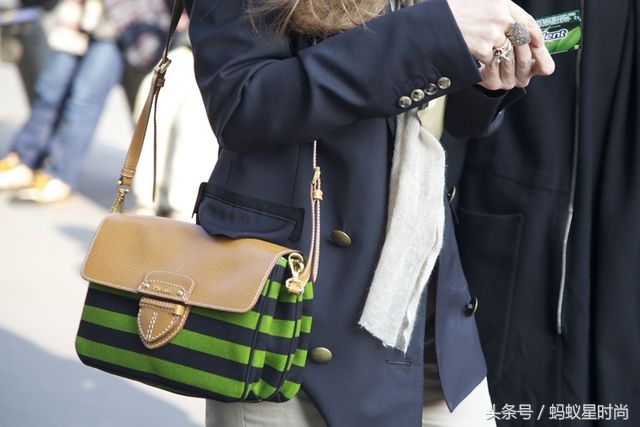 最热门手袋,菱形格纹手袋