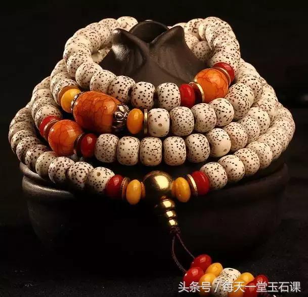 十二星座适合戴什么手串,十二星座手串排行榜