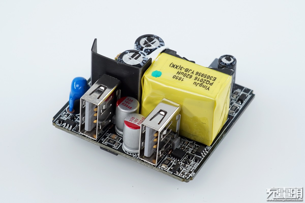 小米65w充电器cdq07zm拆解,充电器cdq03zm和ado7zw有什么不同