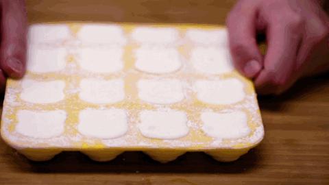 猫咪猫粮怎么做最简单的,怎么用猫粮给猫咪做零食