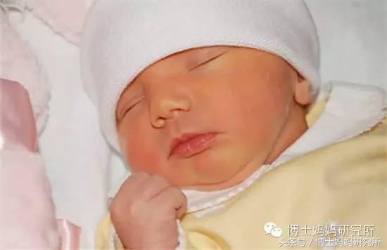 新生儿黄疸的有关护理诊断,新生儿黄疸不用慌消退黄疸有妙招