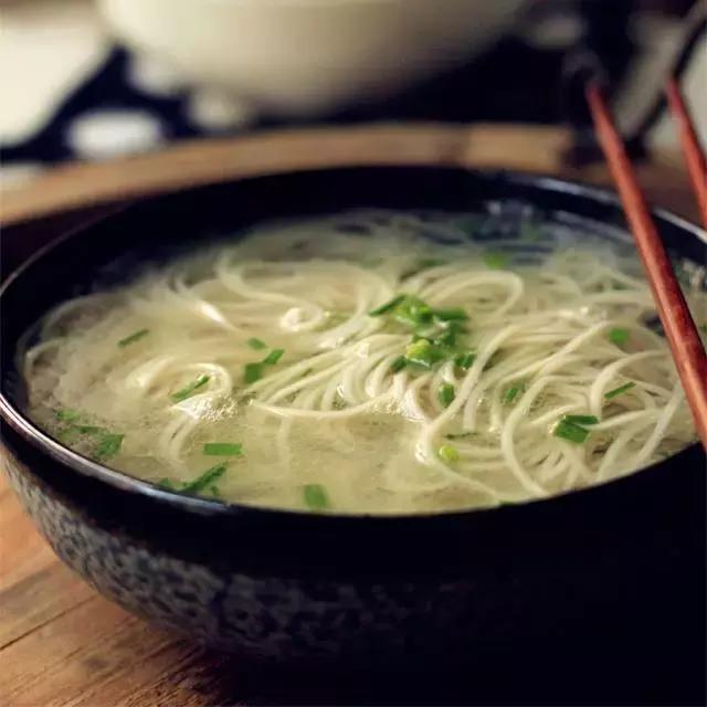 酒喝多了胃难受吃点什么正餐,酒喝多了胃难受如何解决