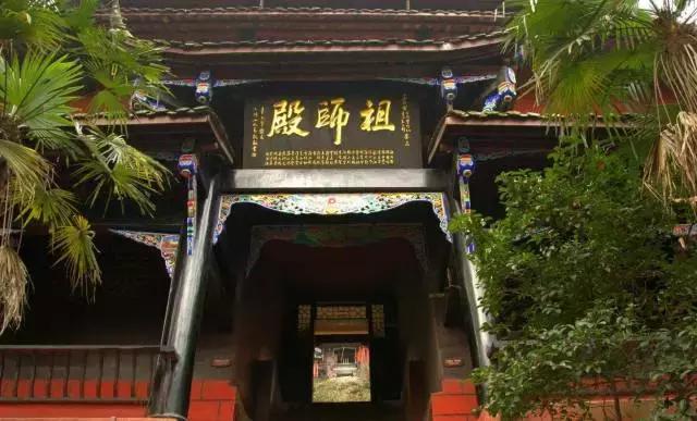 世界双遗峨眉山,双遗马拉松青城山免票吗