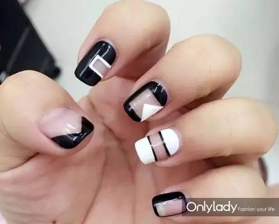 美甲款式推荐2024夏款手绘美甲,美甲款式手绘爆款美甲图显白